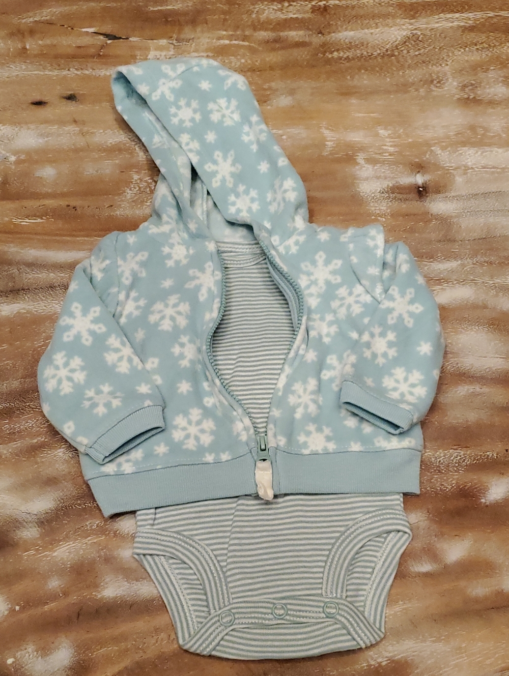 Carters Newborn Bundle - Picture 5 of 5